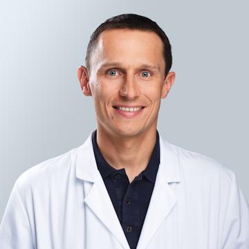 Dr Romain Desmarchelier médecin chirurgien orthopédiste à l'EHC